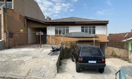 (PERMUTA) Casa térrea, 03 quartos c/suíte, parte podendo ser utilizado como Barracão, no Capão Raso em Curitiba PR