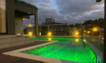 Casa mobiliada linda em condomínio, 04 suítes, 04 vagas, em blumenau sc