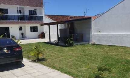 Sobrado a venda com terreno, 02 pisos, 04 quartos, poucos metros do Mar em Matinhos PR