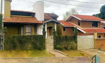 Casa a venda preço abaixo de mercado, 04 quartos c/suíte, no São Lourenço em Curitiba PR