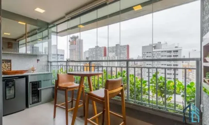 Apartamento mobiliado a venda, 03 quartos sendo 02 suítes, 02 vagas no Centro de Curitiba PR