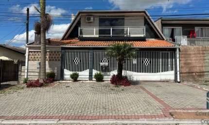 Casa ampla com edícula, 03 quartos c/edícula, no Boqueirão em Curitiba PR