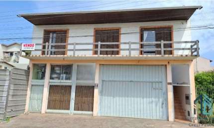 (PERMUTA) Casa dois pisos 05 quartos c/suíte, comercial/residencial em Flores da Cunha RS