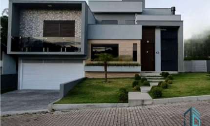 Casa linda Mobiliada, 04 suítes, em condomínio, no Cachoeira do Bom Jesus em Florianópolis SC