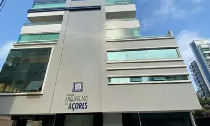 Apartamento lindo, 03 quartos, sendo 1 suíte e 2 demi suítes, no coração da meia praia em itapema sc