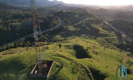 Chácara com 02 casas bem localizada, apenas 70km de Curitiba em Campina Grande do Sul PR