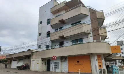 Prédio comercial e residencial 05 apartamentos e sala comercial  em camboriú - sc