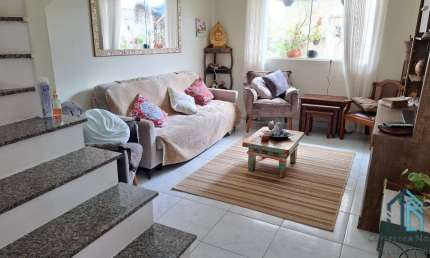 Sobrado 04 c/suíte, ótimo espaço nos fundos e frente, no Santa Cândida/Boa Vista em Curitiba PR