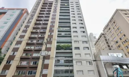 Apartamento Mobiliado, 03 quartos c/suíte, 02 vagas, 30 metros do shopping no Batel/Água Verde em Curitiba PR