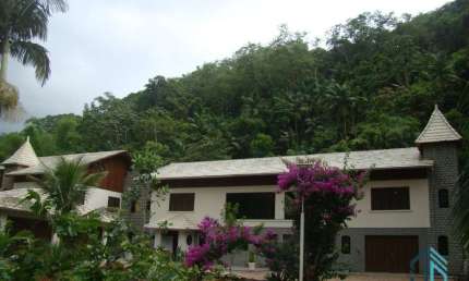 Imóvel Comercial e Residencial, Castelinho para Restaurante e Hotel, no centro de Rodeio SC