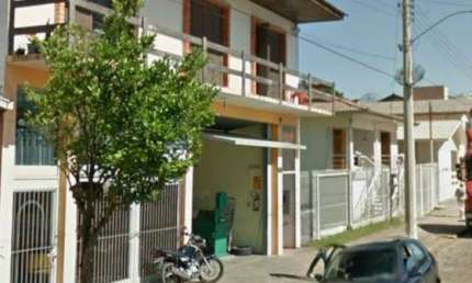 (PERMUTA) Imóvel comercial/residencial, próximo do centro, 05 quartos c/suíte em Flores da Cunha RS