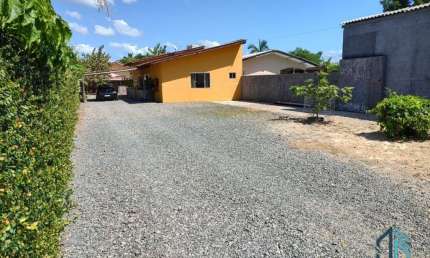 Casa a venda 03 quartos c/suíte, bem localizada em Guaratuba PR