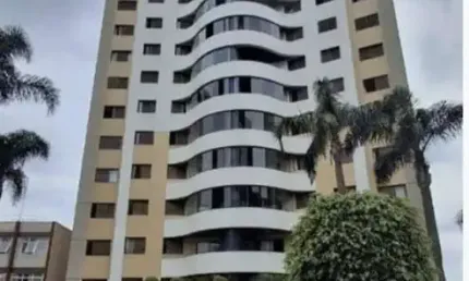 Apartamento 114 m², 03 quartos c/suíte, 02 vagas, localização privilegiada no Portão em Curitiba PR