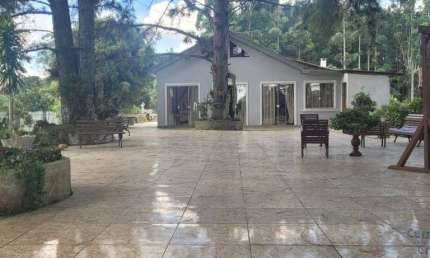 Chácara LINDA com 3 casas a venda 9.000m2, bem localizada em Contenda - PR