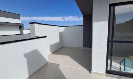 Sobrado frente pra rua, 03 quartos c/suíte, novo amplo com ótima localização, no Xaxim em Curitiba PR