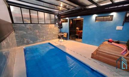 Triplex com piscina padrão, em região privilegiada, 900mtrs parque BACACHERI em Curitiba PR