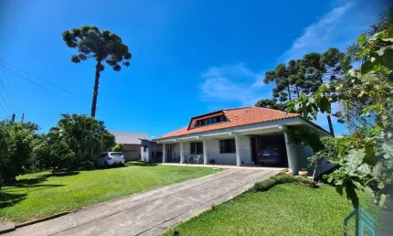 Casa Semi mobiliada, 04 quartos c/suíte, área de lazer, em Fazenda Rio Grande PR
