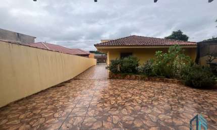 Casa com edícula 04 quartos c/suíte, 8 vagas no Uberaba/Jardim das Américas em Curitiba PR