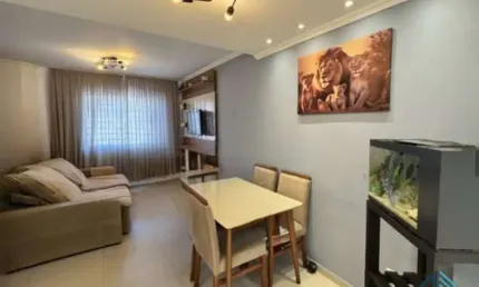 Sobrado em condomínio, Semi mobiliado 03 quartos c/suíte, closet, no Uberaba em Curitiba PR