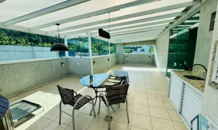 Cobertura com área gourmet, 03 quartos c/ suíte em Balneário Camboriú SC