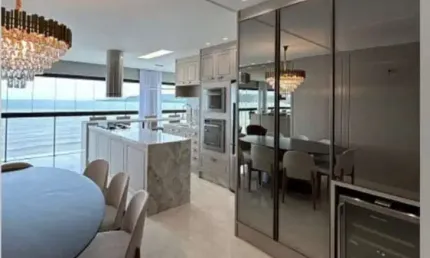Apartamento Frente Mar, Semi mobiliado, 04 suítes, 04 vagas, Meia Praia em Itapema - SC