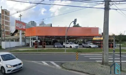 Imóvel comercial de esquina, localização privilegiada, no campina do siqueira em curitiba pr