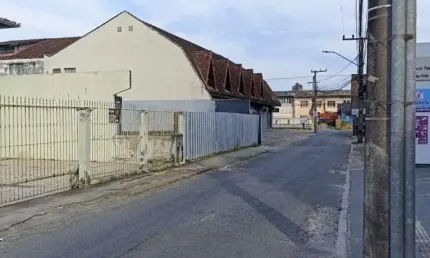 Terreno à venda na Rua Professora Laura Andrade, 131, Centro, Joinville
