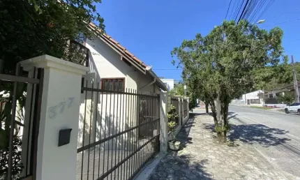 Casa com 3 quartos à venda na Rua Castro Alves, 577, Saguaçu, Joinville