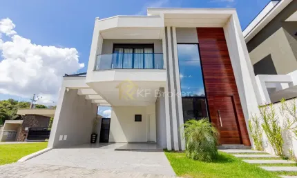 Casa Alto Padrão em Condomínio Fechado à Venda em Colombo