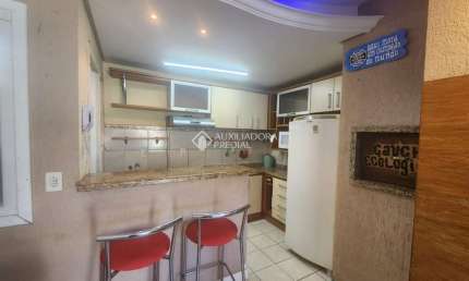 Casa em condomínio fechado com 2 quartos à venda na Rua Padre Anchieta, 215, Nossa Senhora das Graças, Canoas, 58 m2 por R$ 300.000