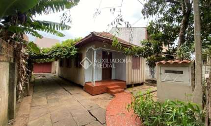 Casa com 1 quarto à venda na Rua Érico Veríssimo, 218, Nossa Senhora das Graças, Canoas, 300 m2 por R$ 259.900