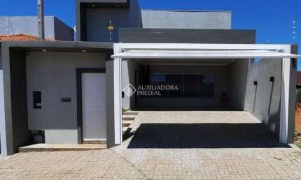Casa com 2 quartos para alugar na Avenida Armando Fajardo, 3059, Igara, Canoas, 112 m2 por R$ 6.610