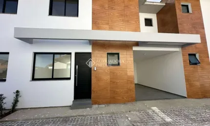 Casa com 3 quartos à venda na Avenida Cidade de Córdoba, 570, Barra da Lagoa, Florianópolis, 124 m2 por R$ 1.050.000