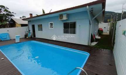 Casa com 3 quartos à venda na Rua Alfredo João Fermiano, 123, Fundos, Biguaçu, 120 m2 por R$ 536.000