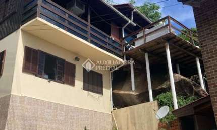 Casa com 3 quartos à venda na Malvina Silva, 58, Ribeirão da Ilha, Florianópolis, 250 m2 por R$ 650.000
