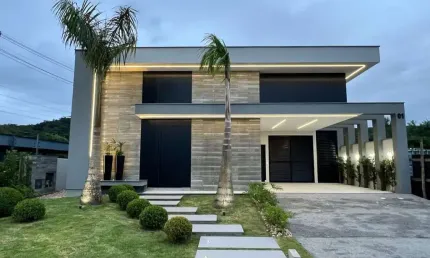 Casa em condomínio fechado com 3 quartos à venda na Rua Lagoinha, 65, Pedra Branca, Palhoça, 174 m2 por R$ 2.550.000