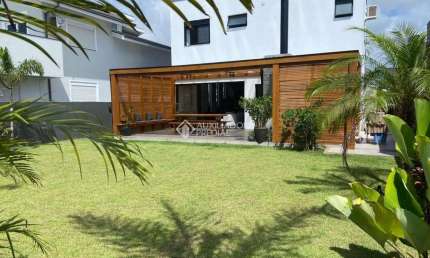 Casa em condomínio fechado com 3 quartos à venda na Grp 396, 1850, Centro, Garopaba, 260 m2 por R$ 2.190.000