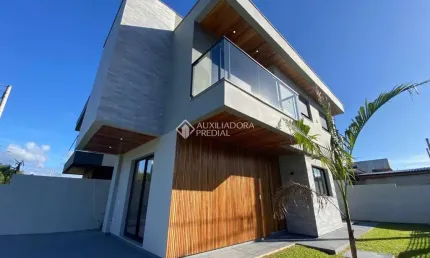 Casa com 3 quartos à venda na Rua Antônio Jovita Duarte, 11, Forquilhas, São José, 125 m2 por R$ 860.000