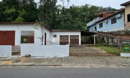 Casa com 3 quartos à venda na Rua João Câncio Jacques, 479, Costeira do Pirajubaé, Florianópolis, 132 m2 por R$ 800.000