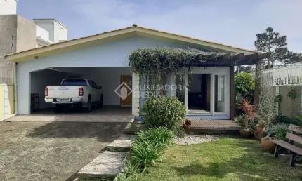 Casa com 3 quartos à venda na Rua Manoel Pedro Vieira, 569, Morro das Pedras, Florianópolis, 167 m2 por R$ 2.330.000