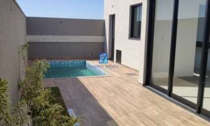 Casa a venda com 3 suítes no Condomínio Terras de San Pedro
