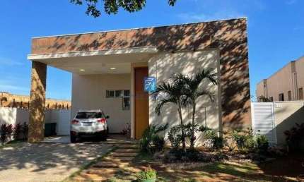 Casa Sobrado a venda com 3 suítes no Condomínio Alphaville 1