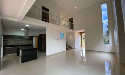Sobrado à venda no Condominio Bella Cittá - 4 dormitórios c/