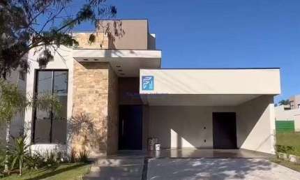 Casa a venda com 3 suítes no Condomínio Alto do Castelo