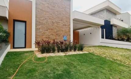 Casa térrea a venda com 3 suítes no Condomínio Vila Romana 1