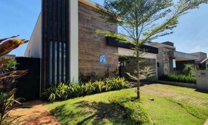 Casa à venda em Condomínio Quinta dos Ventos 3 suítes