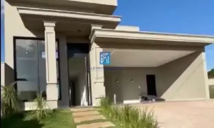 Casa Térrea completa à Venda no Condomínio Quinta da Mata 1