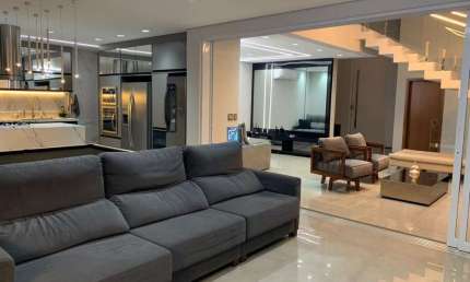 Sobrado à venda no Condominio Bella Cittá  com 05 suítes