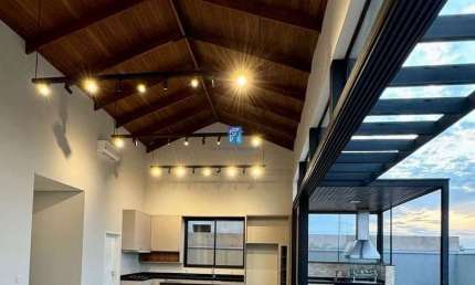 Casa à Venda no Condomínio Quinta dos Ventos - Zona Sul