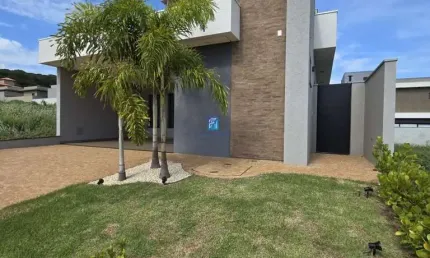 Casa à Venda no Condomínio Quinta da Mata l - Oportunidade